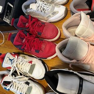 Jordan bulk sell
All shoes need cleaning no scratches or tears on any of them